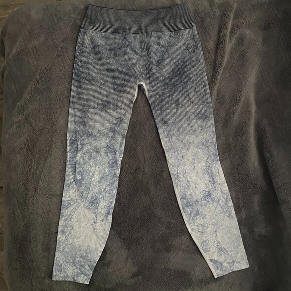 Lululemon Ebb to Train Tight, Wash White / Black / Luna Size 10 - Picture 2 of 6